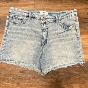 BKE Billie size 36 Stretch Short